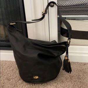 UGG Bucket bag - medium - black lambskin - New